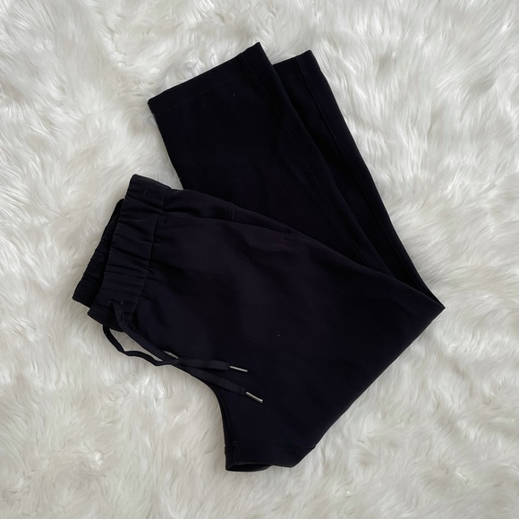 Lululemon Cropped Pants - Picture 1 of 3